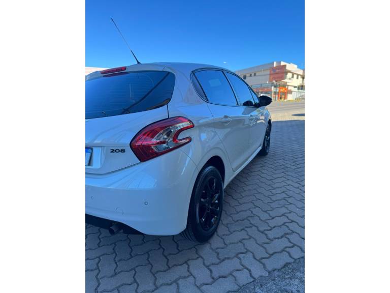 PEUGEOT - 208 - 2015/2016 - Branca - R$ 48.900,00
