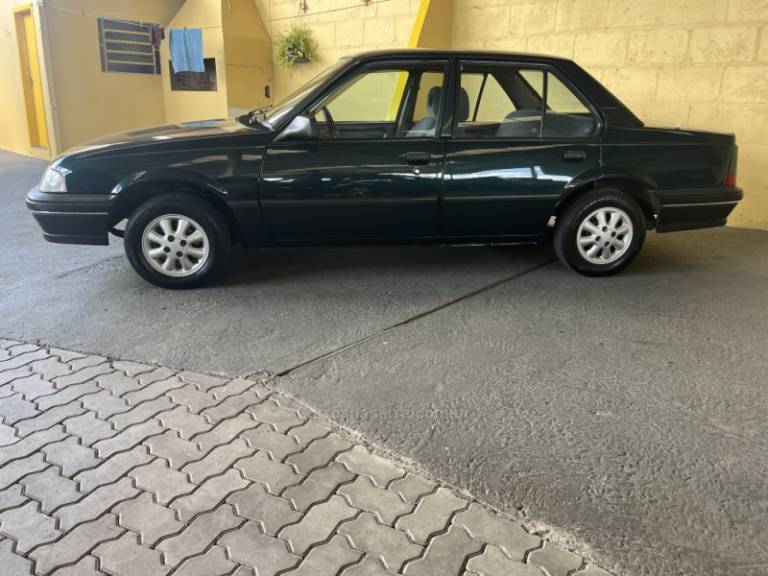 CHEVROLET - MONZA - 1995/1996 - Verde - R$ 18.900,00