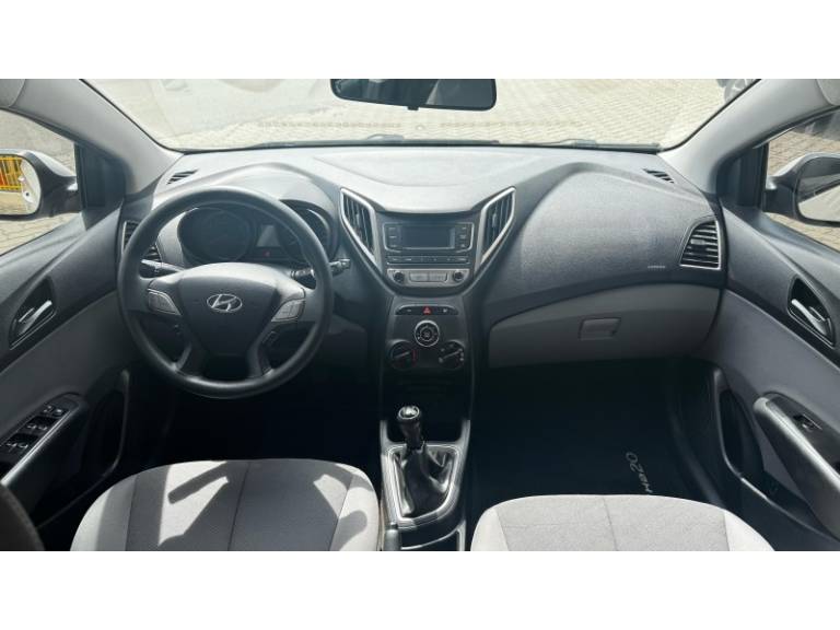 HYUNDAI - HB20S - 2016/2016 - Branca - R$ 48.800,00