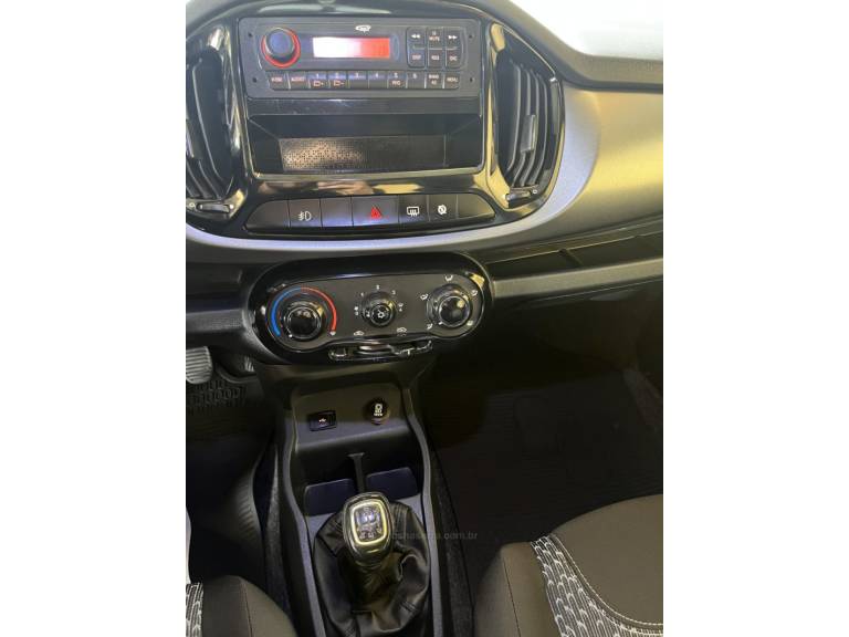 FIAT - UNO - 2015/2016 - Branca - R$ 42.900,00