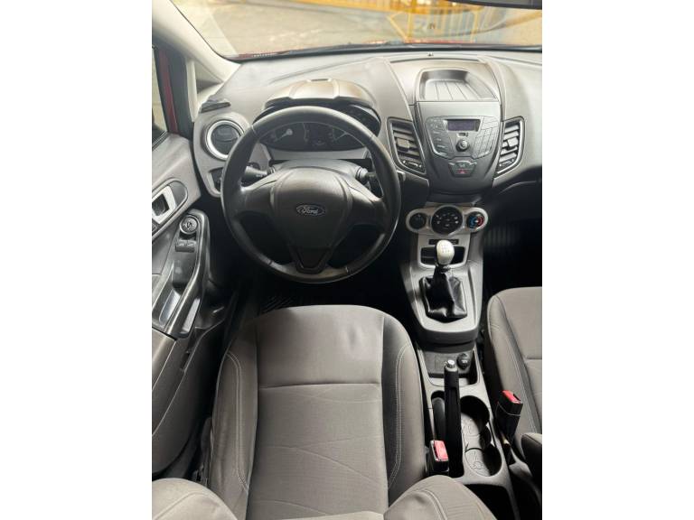 FORD - FIESTA - 2017/2017 - Vermelha - R$ 53.900,00