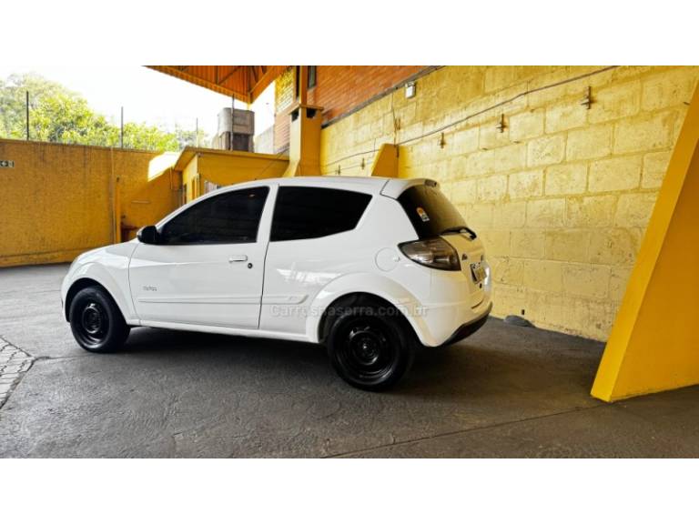 FORD - KA - 2011/2012 - Branca - R$ 27.900,00