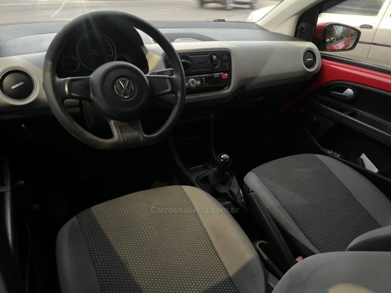 VOLKSWAGEN - UP - 2014/2015 - Vermelha - R$ 29.900,00