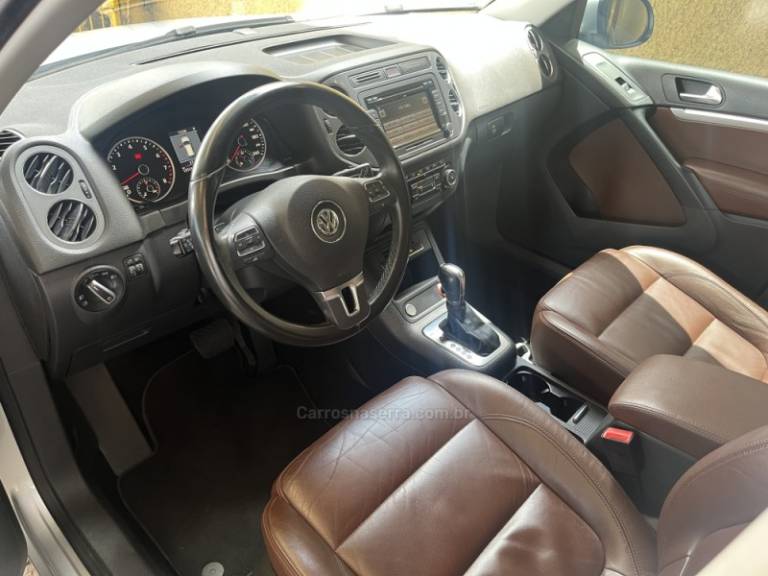 VOLKSWAGEN - TIGUAN - 2011/2012 - Prata - R$ 53.900,00