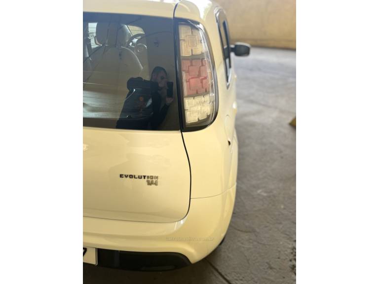 FIAT - UNO - 2015/2016 - Branca - R$ 42.900,00