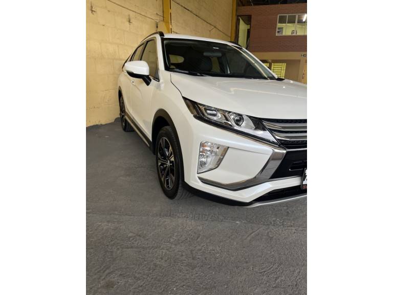 MITSUBISHI - ECLIPSE CROSS - 2021/2022 - Branca - R$ 137.900,00