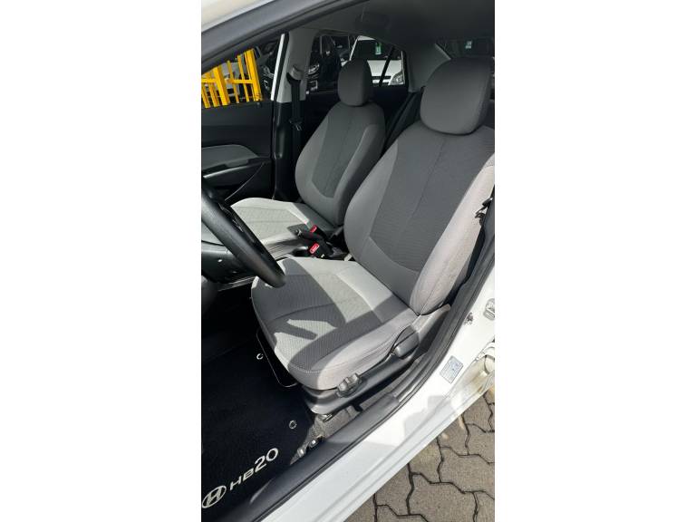 HYUNDAI - HB20S - 2016/2016 - Branca - R$ 48.800,00