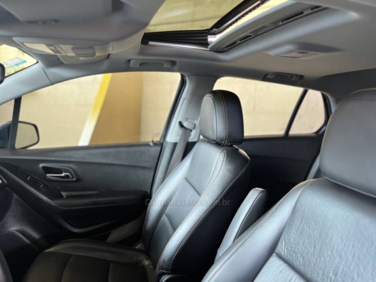 CHEVROLET - TRACKER - 2018/2018 - Cinza - R$ 92.900,00