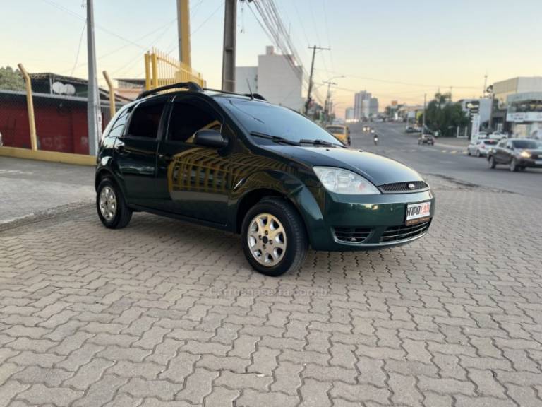 FORD - FIESTA - 2003/2003 - Verde - R$ 18.500,00