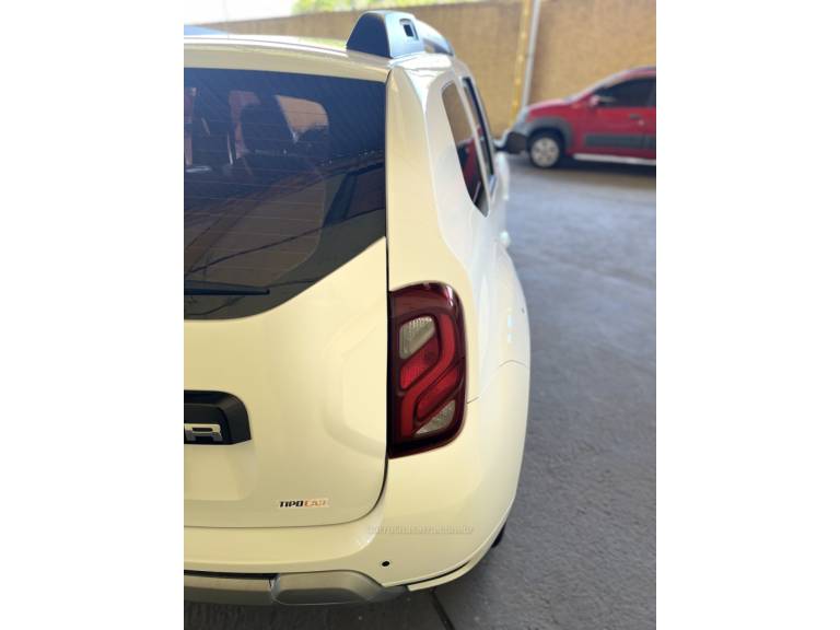 RENAULT - DUSTER - 2016/2017 - Branca - R$ 67.900,00