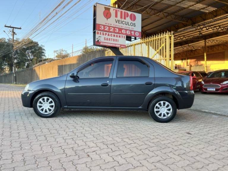 RENAULT - LOGAN - 2008/2009 - Cinza - R$ 24.900,00