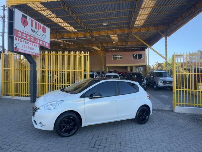 PEUGEOT - 208 - 2015/2016 - Branca - R$ 48.900,00