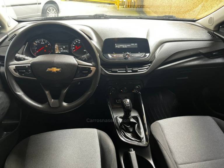 CHEVROLET - ONIX - 2020/2021 - Branca - R$ 59.900,00
