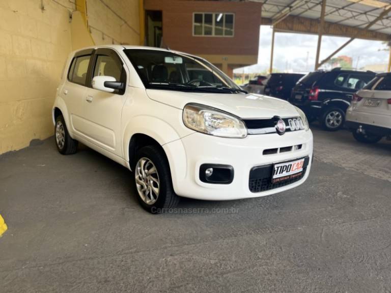 FIAT - UNO - 2015/2016 - Branca - R$ 42.900,00