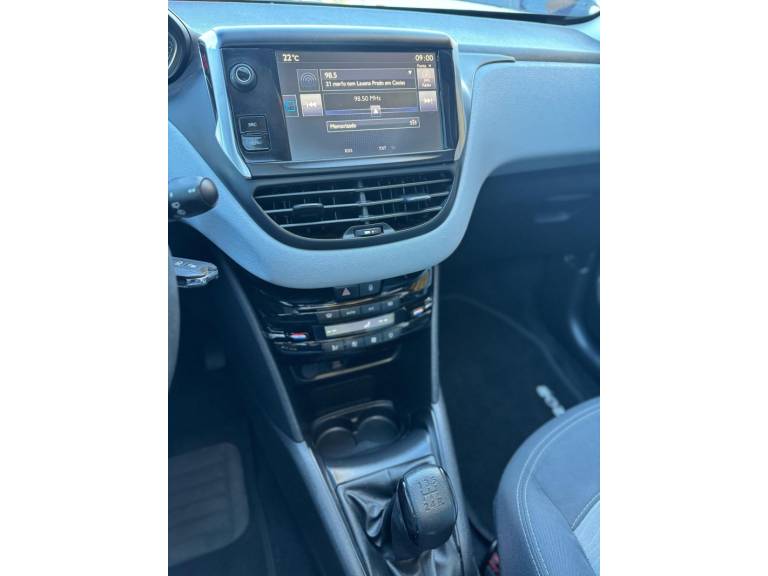 PEUGEOT - 208 - 2015/2016 - Branca - R$ 48.900,00
