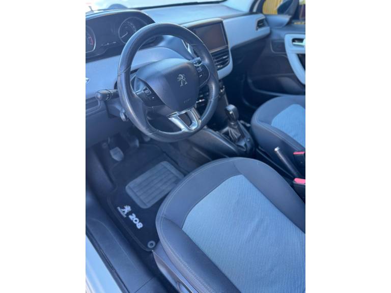PEUGEOT - 208 - 2015/2016 - Branca - R$ 48.900,00