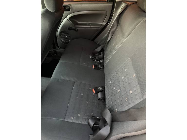 FORD - FIESTA - 2003/2003 - Verde - R$ 18.500,00