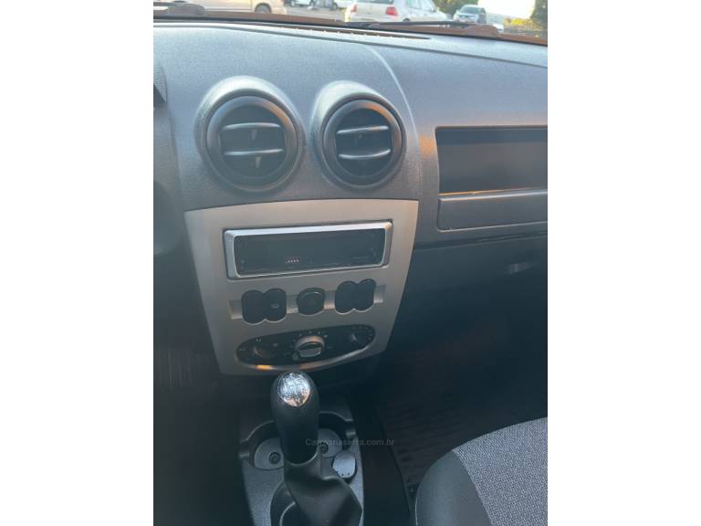 RENAULT - LOGAN - 2008/2009 - Cinza - R$ 24.900,00