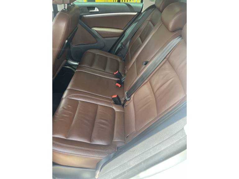VOLKSWAGEN - TIGUAN - 2011/2012 - Prata - R$ 53.900,00