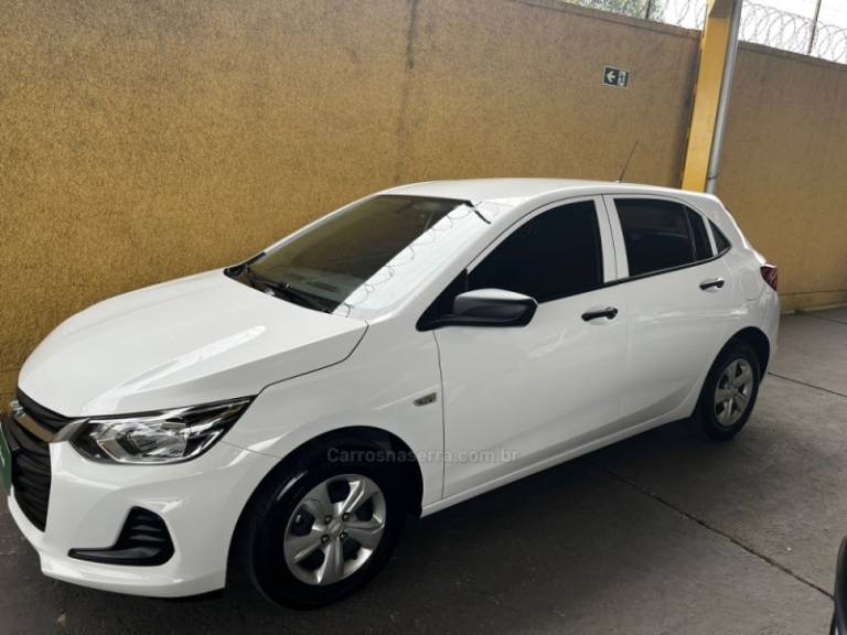 CHEVROLET - ONIX - 2020/2021 - Branca - R$ 59.900,00