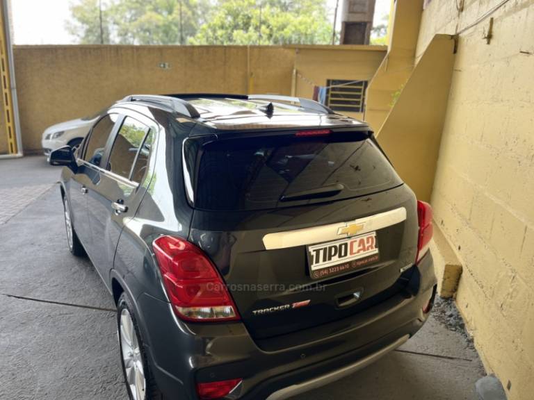 CHEVROLET - TRACKER - 2018/2018 - Cinza - R$ 92.900,00