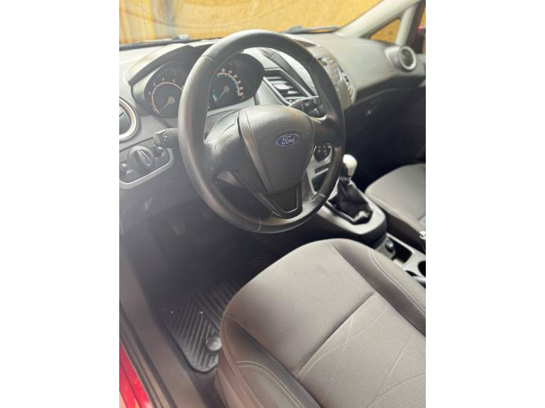 FORD - FIESTA - 2017/2017 - Vermelha - R$ 53.900,00