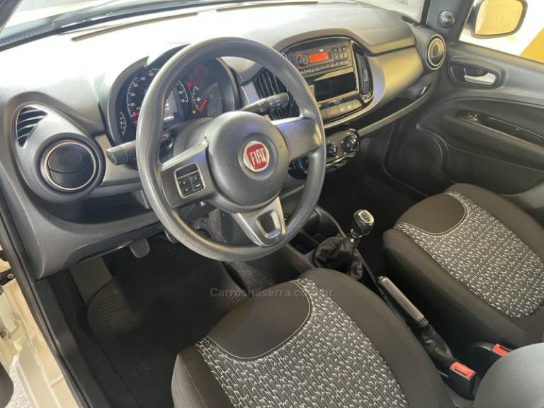 FIAT - UNO - 2015/2016 - Branca - R$ 42.900,00