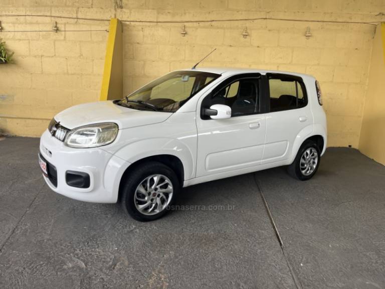 FIAT - UNO - 2015/2016 - Branca - R$ 42.900,00