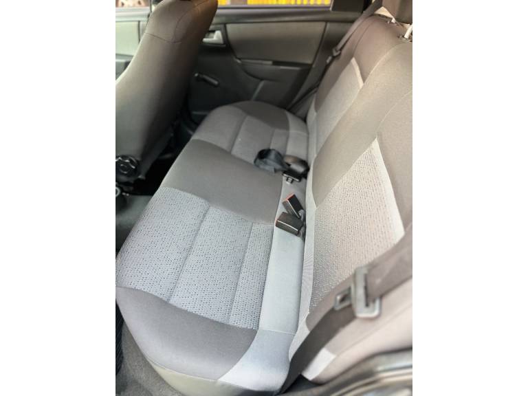 CHEVROLET - CELTA - 2012/2013 - Cinza - R$ 30.900,00