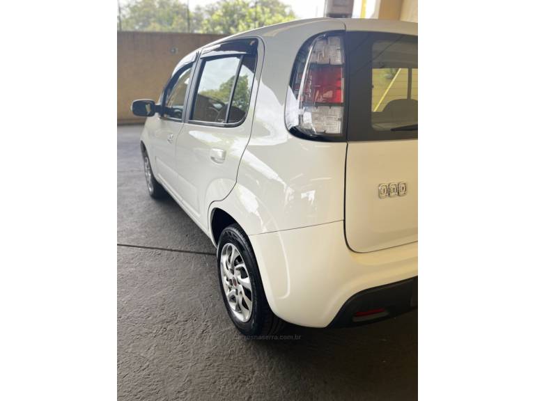 FIAT - UNO - 2015/2016 - Branca - R$ 42.900,00
