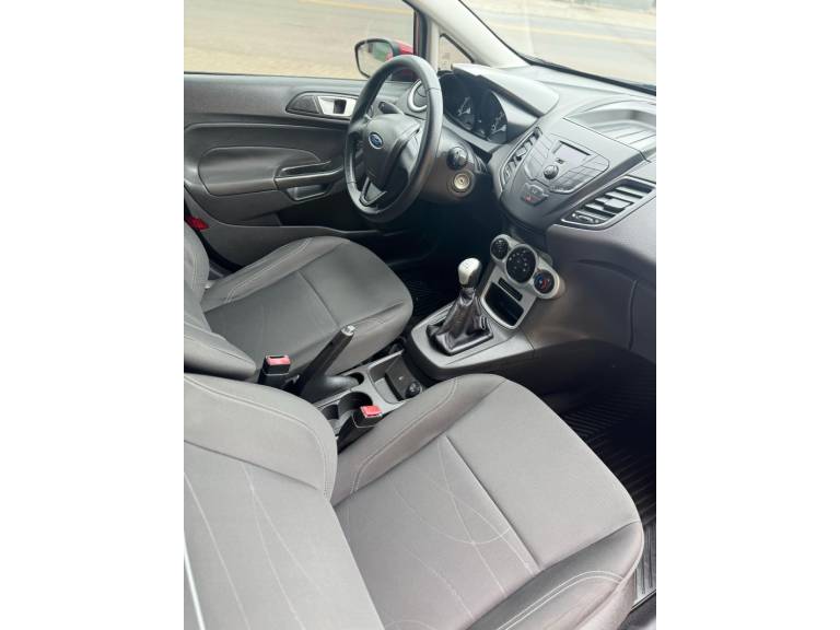 FORD - FIESTA - 2017/2017 - Vermelha - R$ 53.900,00