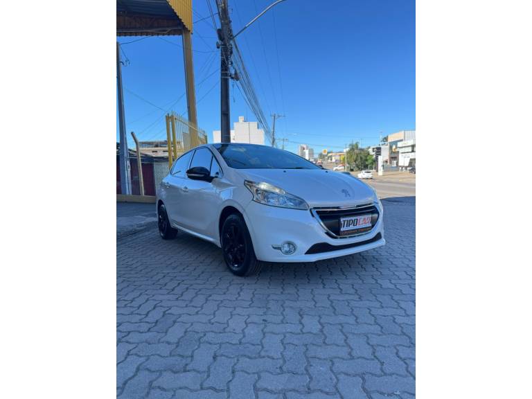 PEUGEOT - 208 - 2015/2016 - Branca - R$ 48.900,00