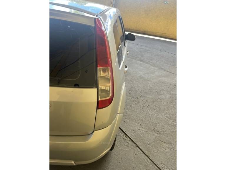 FORD - FIESTA - 2008/2009 - Prata - R$ 27.900,00