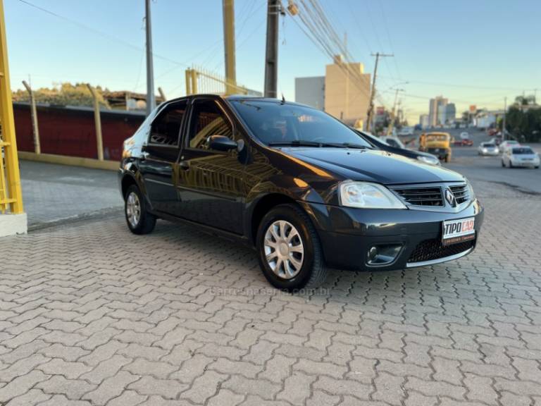 RENAULT - LOGAN - 2008/2009 - Cinza - R$ 24.900,00