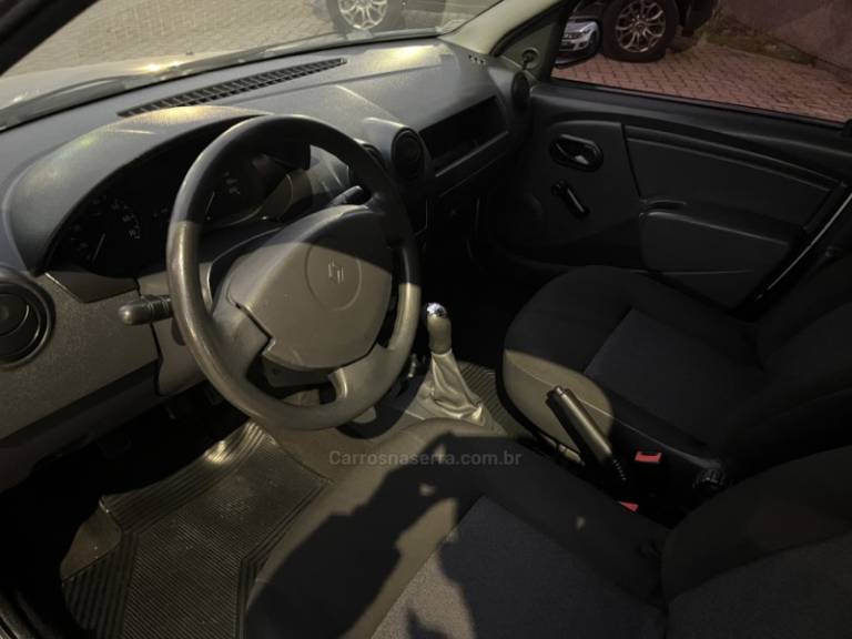 RENAULT - LOGAN - 2008/2009 - Prata - R$ 22.900,00
