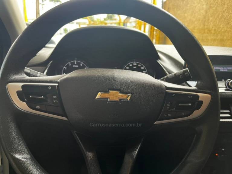 CHEVROLET - ONIX - 2020/2021 - Branca - R$ 59.900,00