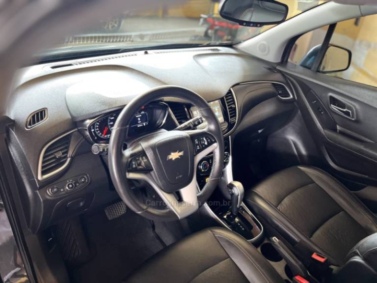 CHEVROLET - TRACKER - 2018/2018 - Cinza - R$ 92.900,00
