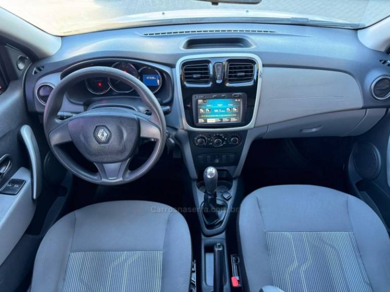 RENAULT - LOGAN - 2014/2014 - Prata - R$ 39.900,00
