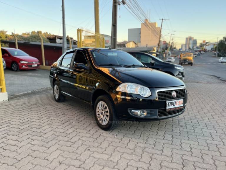 FIAT - SIENA - 2009/2010 - Preta - R$ 28.900,00