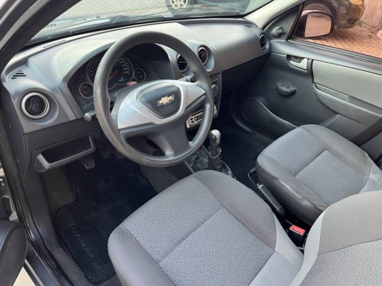 CHEVROLET - CELTA - 2012/2013 - Cinza - R$ 30.900,00
