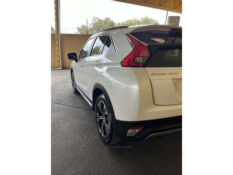 MITSUBISHI - ECLIPSE CROSS - 2021/2022 - Branca - R$ 137.900,00