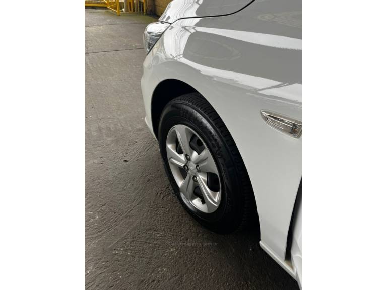 CHEVROLET - ONIX - 2020/2021 - Branca - R$ 59.900,00
