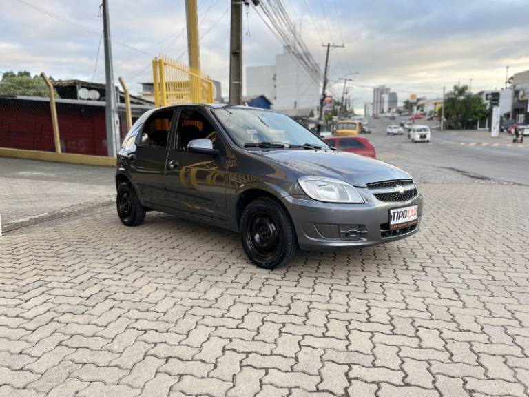 CHEVROLET - CELTA - 2012/2013 - Cinza - R$ 30.900,00