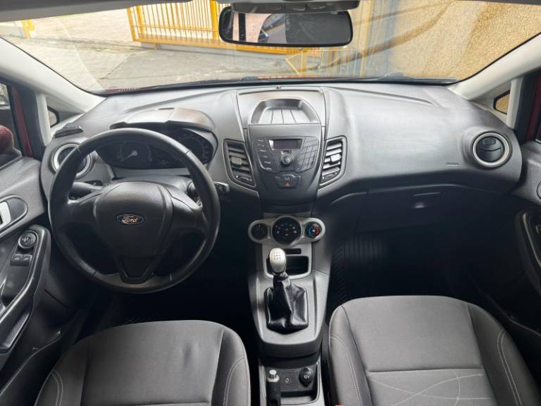 FORD - FIESTA - 2017/2017 - Vermelha - R$ 53.900,00
