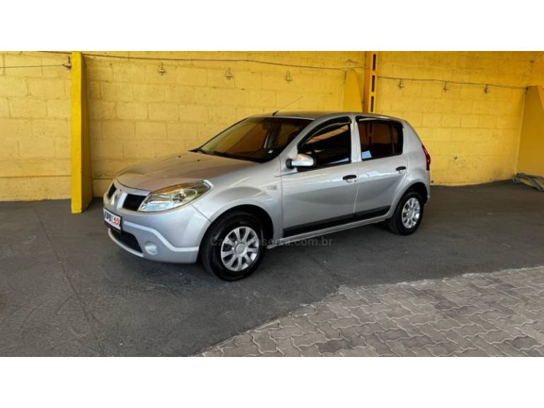 RENAULT - SANDERO - 2010/2011 - Prata - R$ 29.800,00